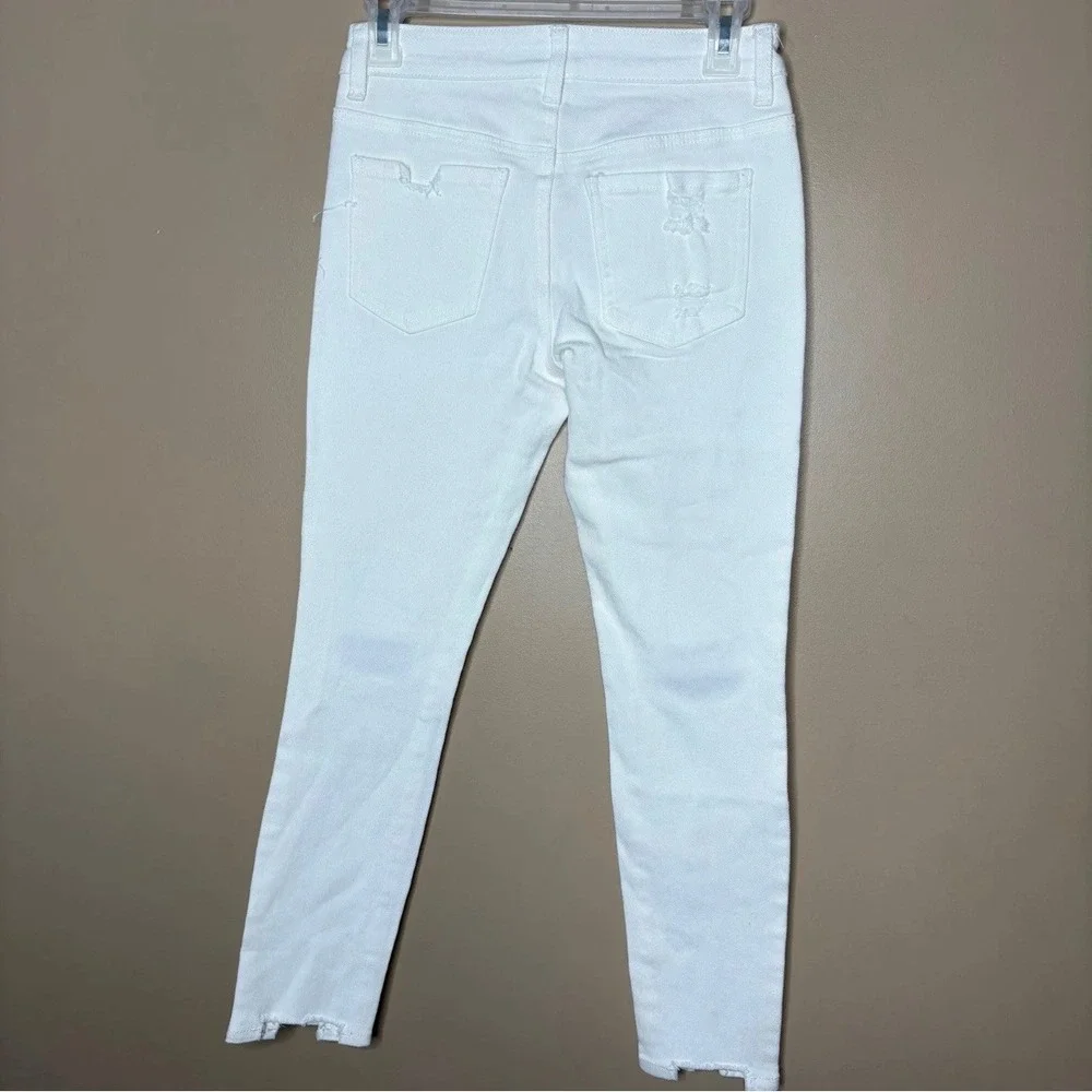 White Birch Distressed White Skinny Jeans Ripped Knee Raw Hem Womens Size S Chic